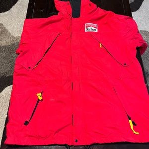 Adventure Team Marlboro windbreaker/puffer jacket. Color: Red Size: XL